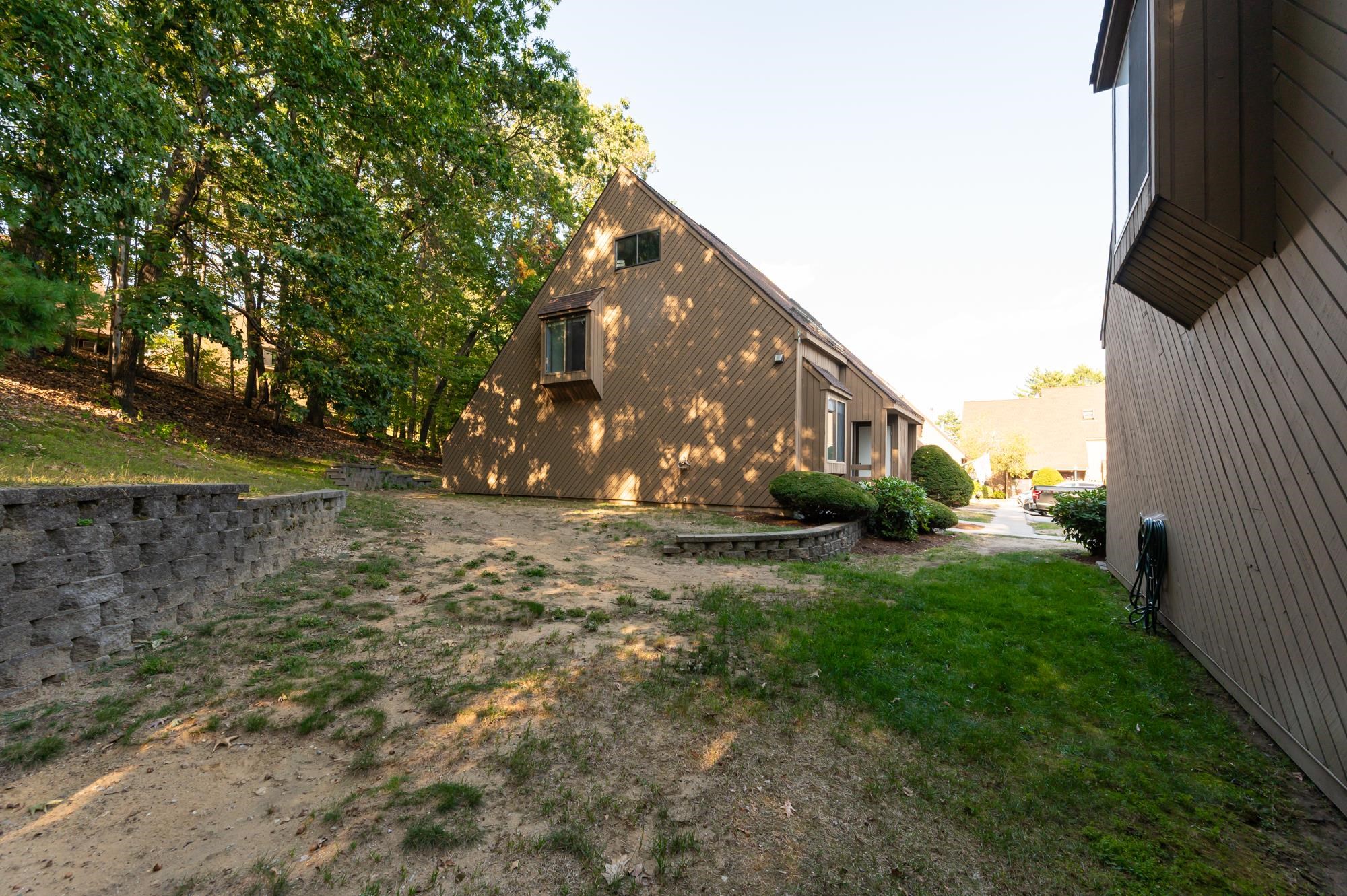 12 Clinton Court Unit: 12