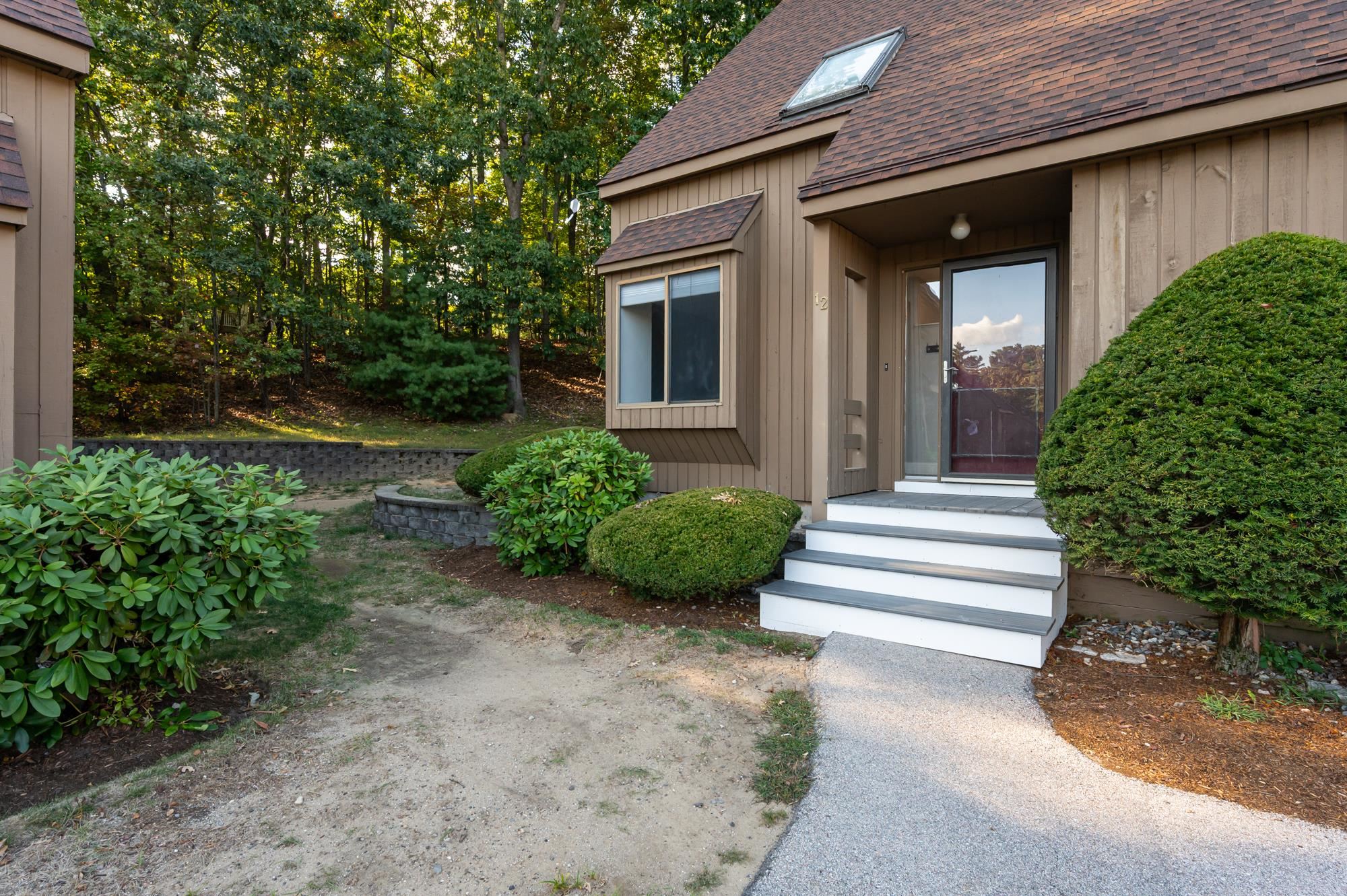 12 Clinton Court Unit: 12