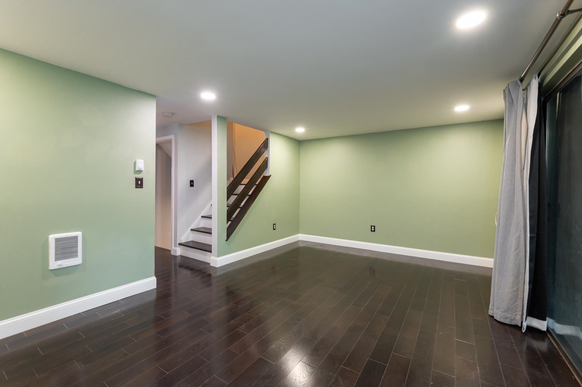 12 Clinton Court Unit: 12