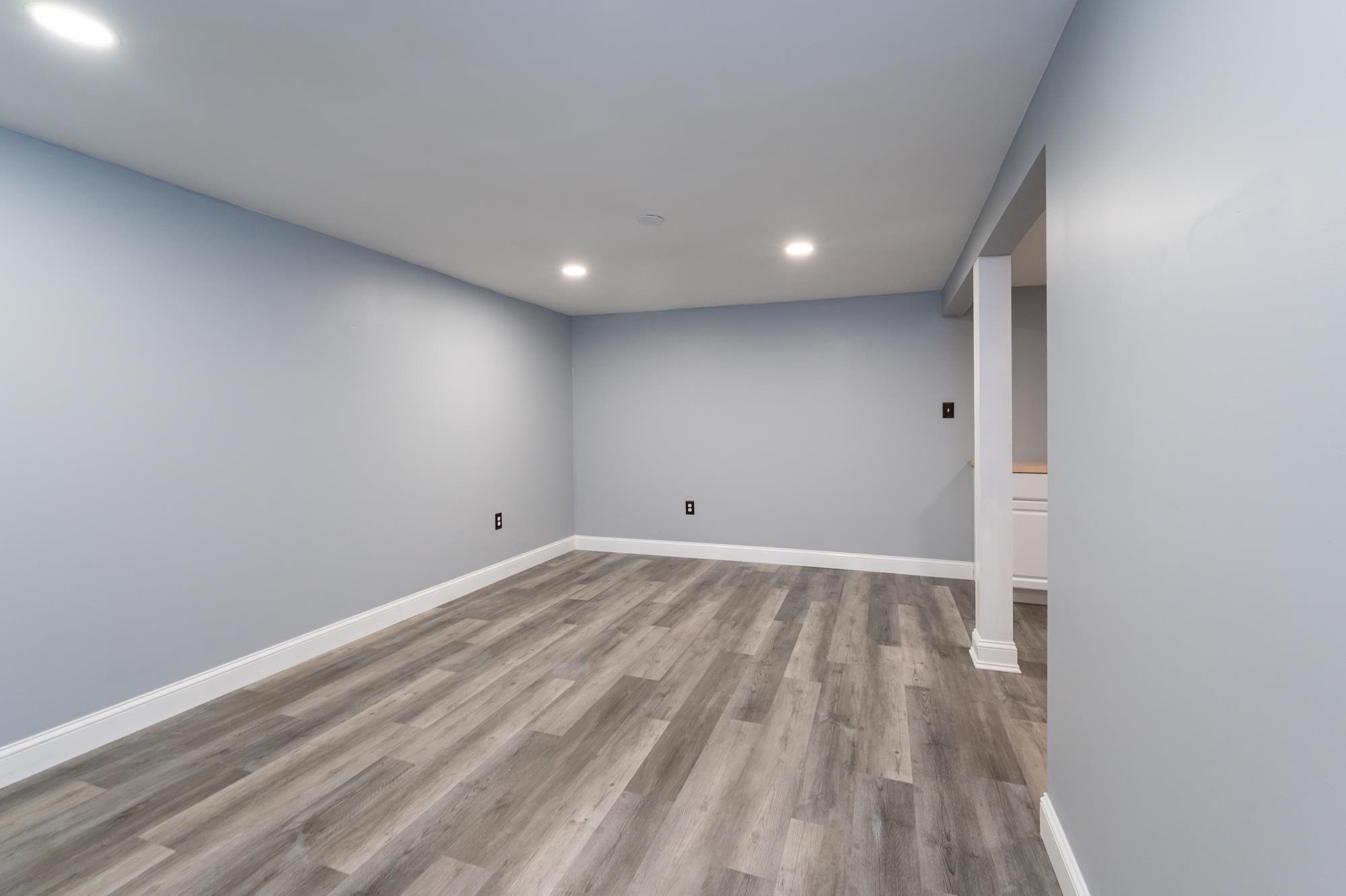 12 Clinton Court Unit: 12