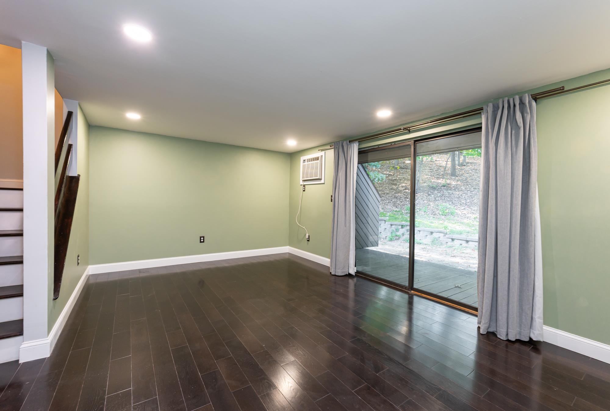 12 Clinton Court Unit: 12