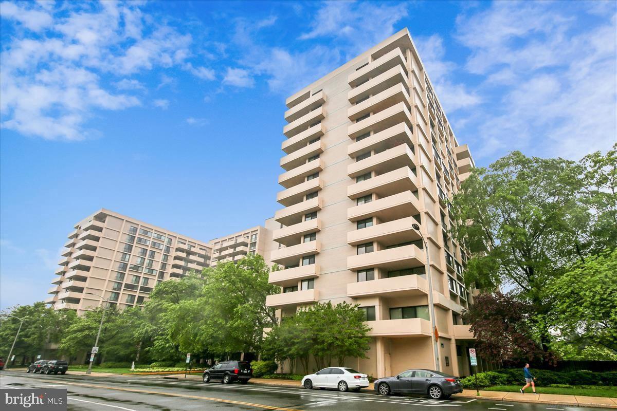 4141 N Henderson Rd #209