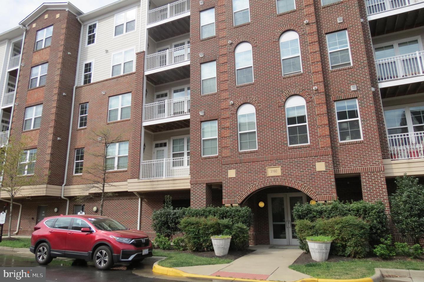3160 John Glenn St #402