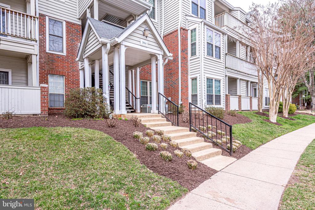 3914 PENDERVIEW DR #523