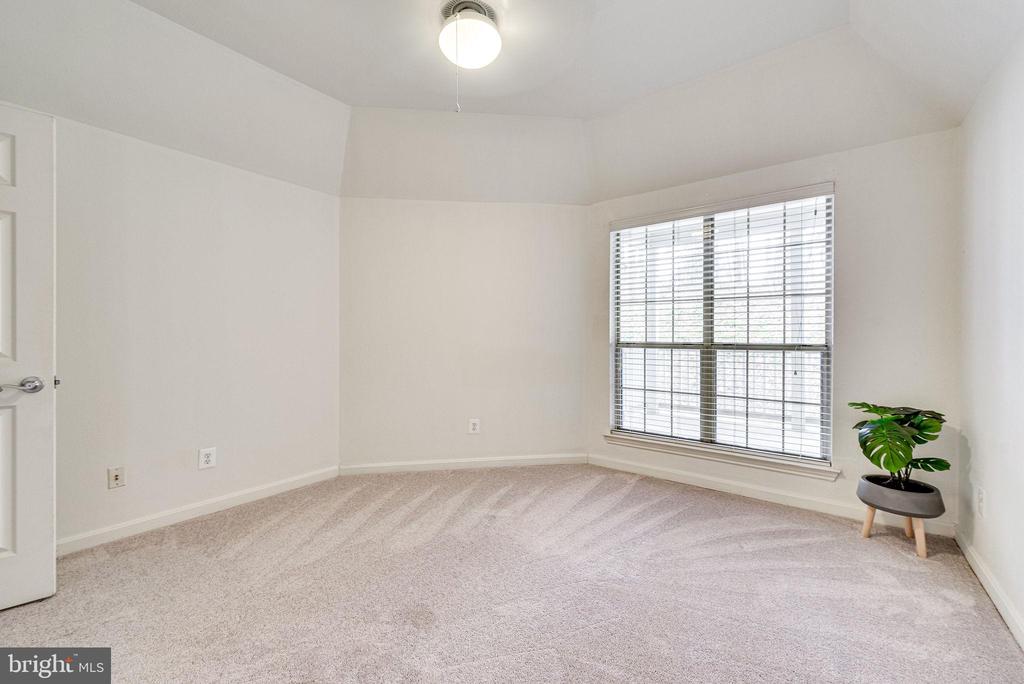 3914 PENDERVIEW DR #523