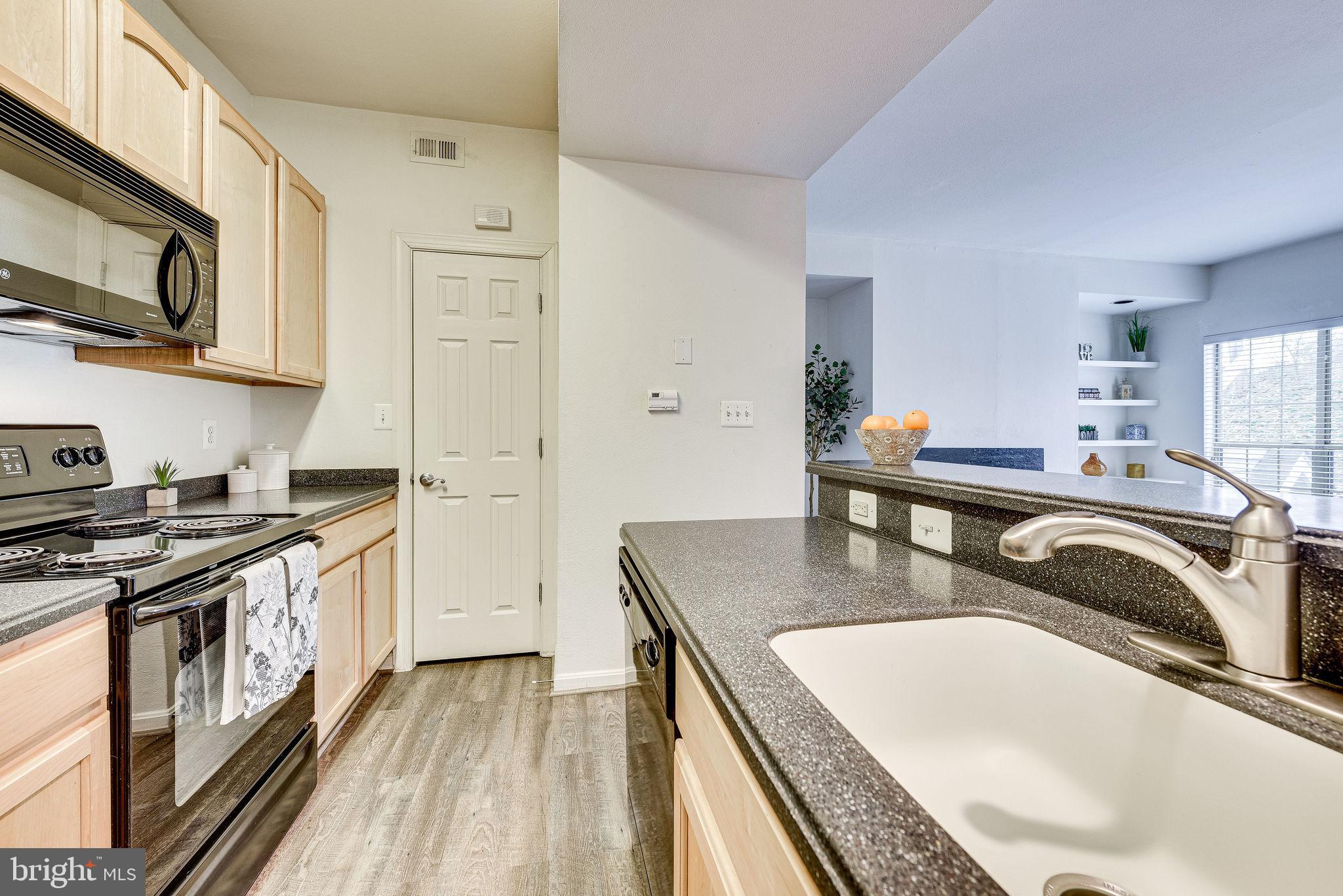 3914 PENDERVIEW DR #523