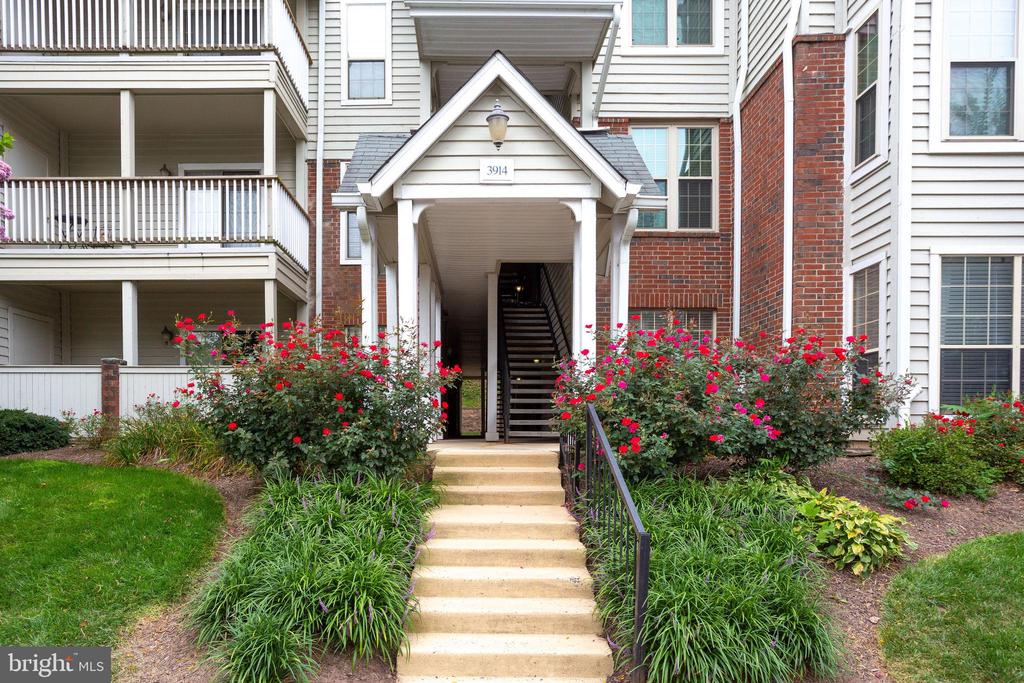 3914 PENDERVIEW DR #523