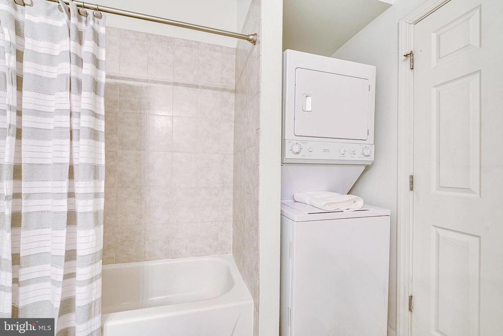 3914 PENDERVIEW DR #523