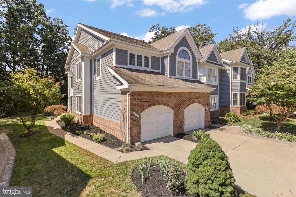 1270 WOODBROOK COURT