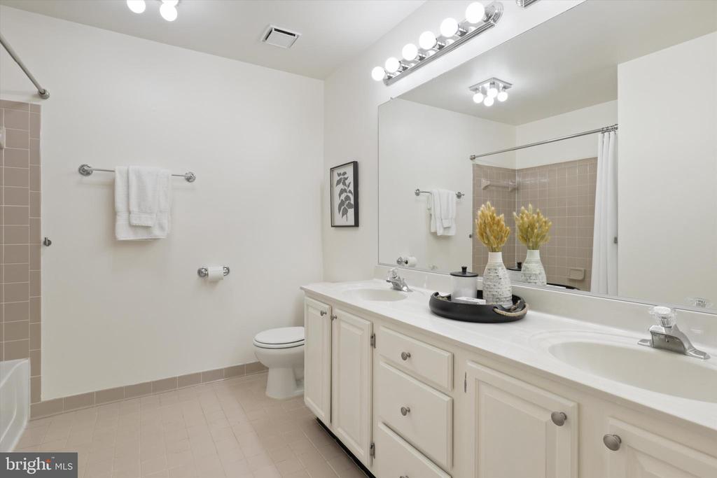 1270 WOODBROOK COURT