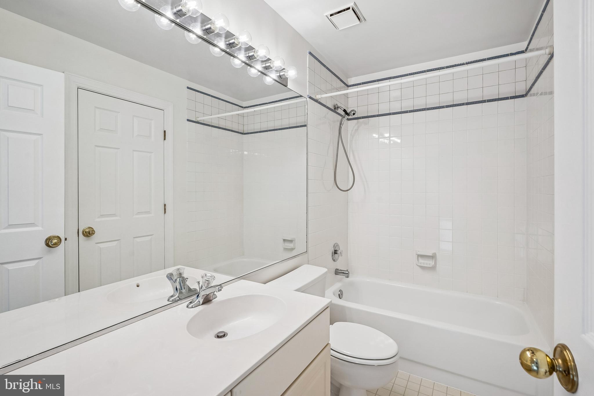 11928 PARKSIDE DRIVE