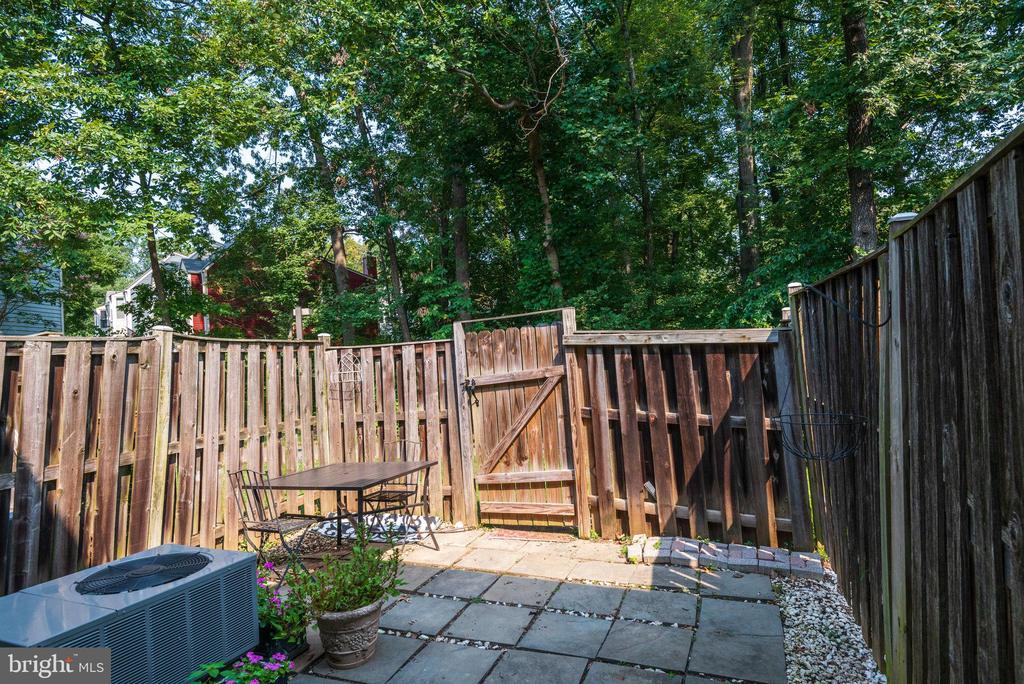 2133 WHISPER WAY