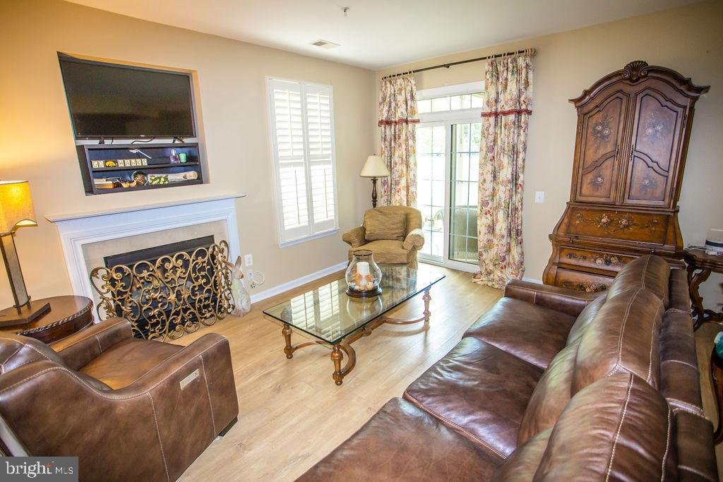 13980 Greendale Dr #7