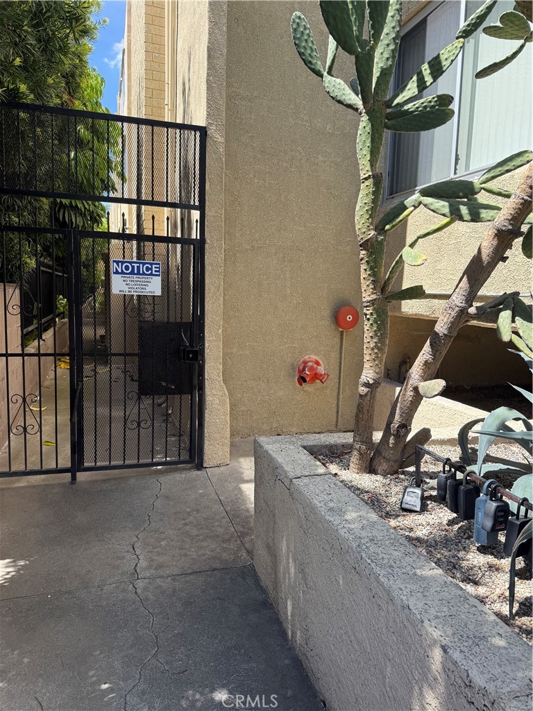 5339 Newcastle Avenue Unit: 103