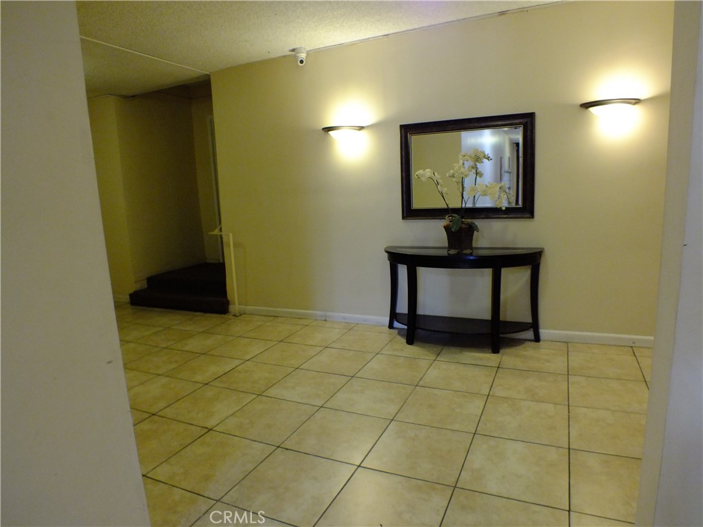 5339 Newcastle Avenue Unit: 103