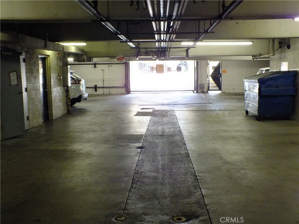 5339 Newcastle Avenue Unit: 103