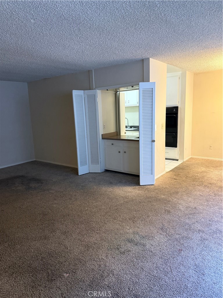 5339 Newcastle Avenue Unit: 103