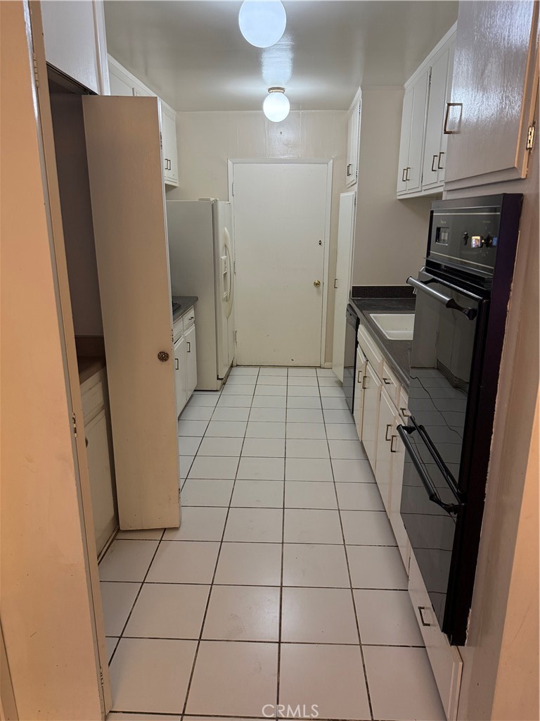 5339 Newcastle Avenue Unit: 103