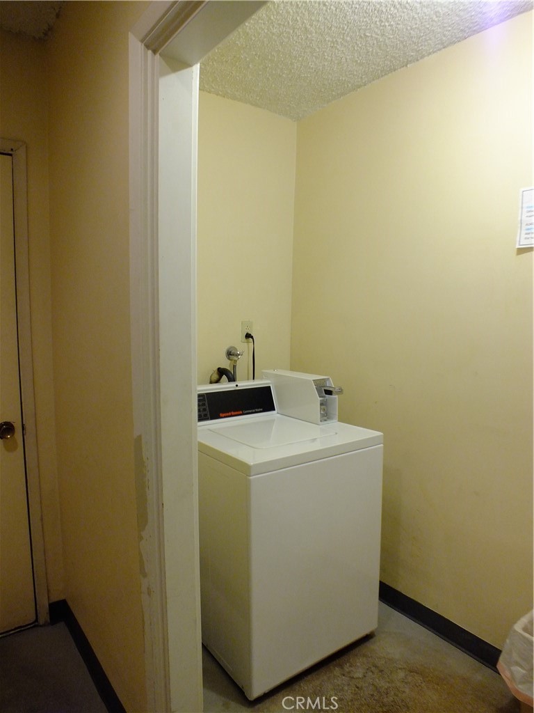 5339 Newcastle Avenue Unit: 103