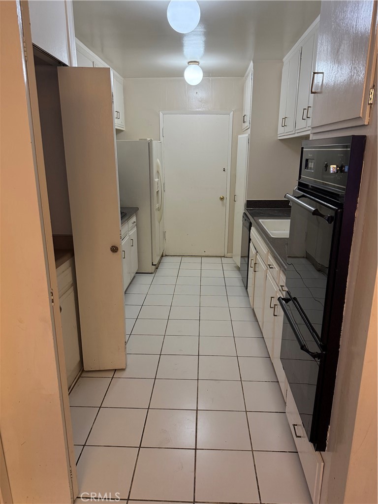 5339 Newcastle Avenue Unit: 103