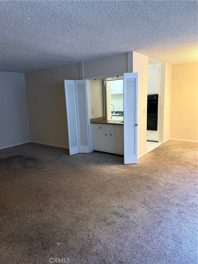5339 Newcastle Avenue Unit: 103