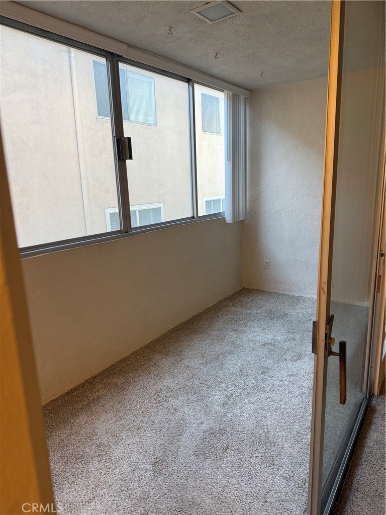 5339 Newcastle Avenue Unit: 103