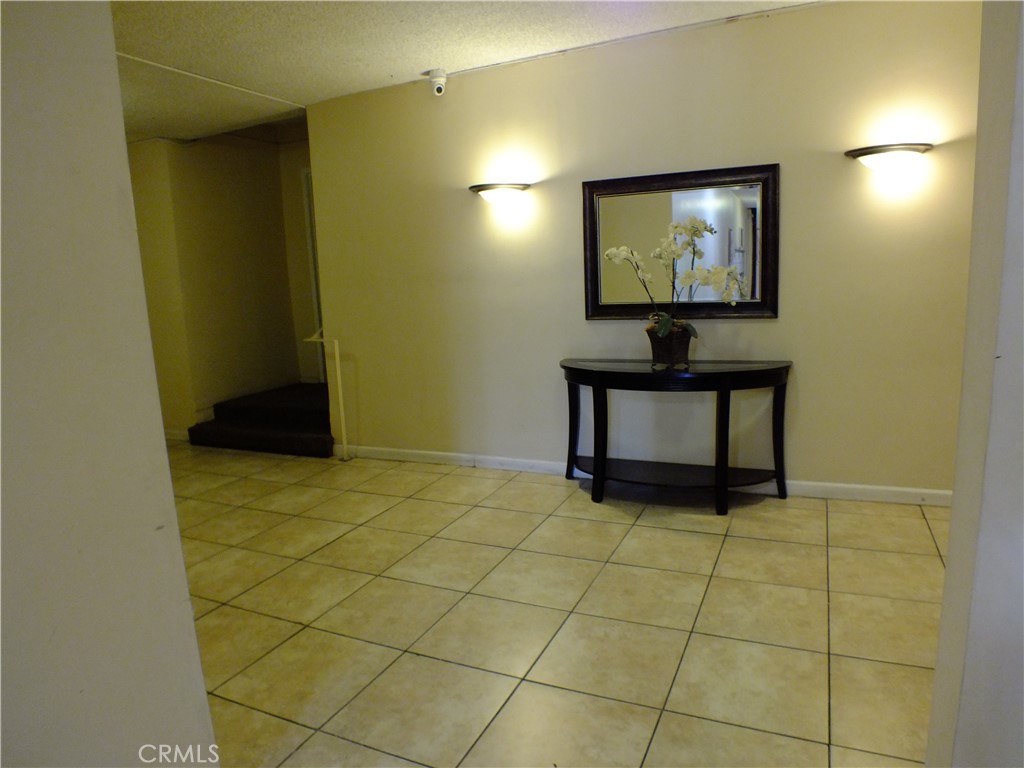 5339 Newcastle Avenue Unit: 103