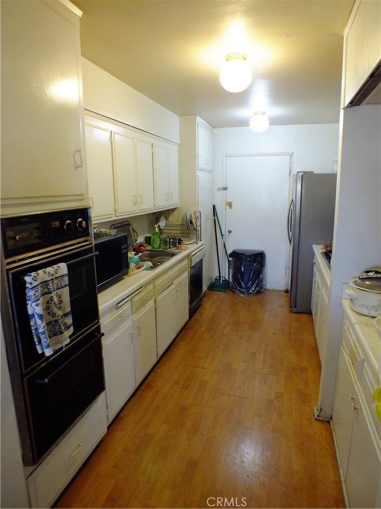 5339 Newcastle Avenue Unit: 103