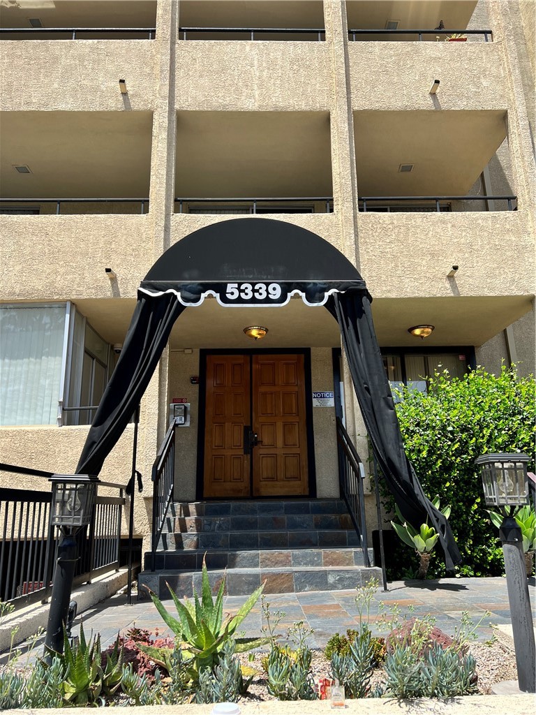 5339 Newcastle Avenue Unit: 103