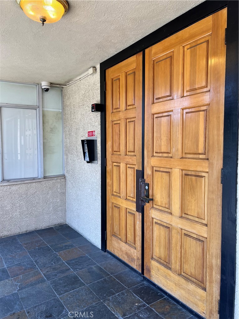 5339 Newcastle Avenue Unit: 103