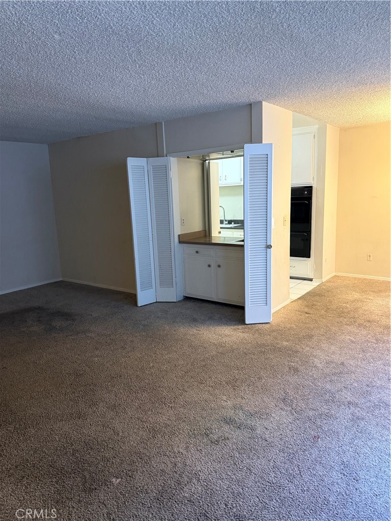 5339 Newcastle Avenue Unit: 103