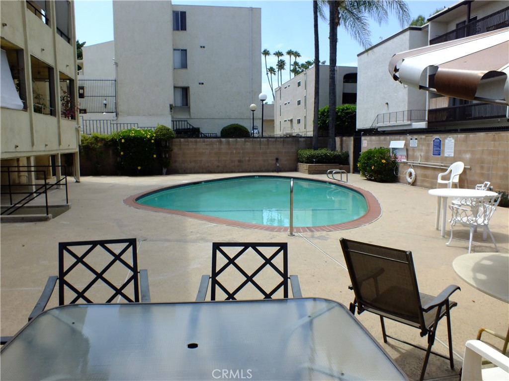 5339 Newcastle Avenue Unit: 103