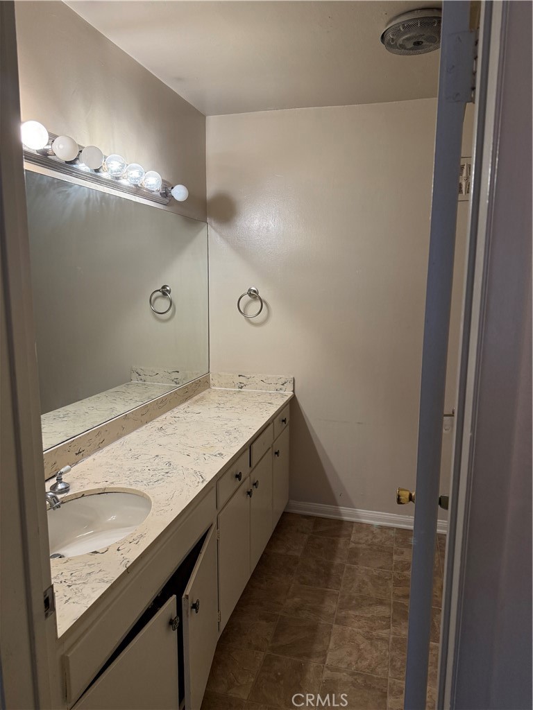 5339 Newcastle Avenue Unit: 103