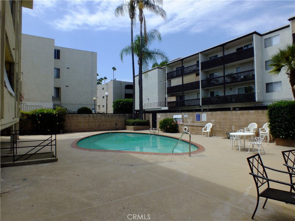 5339 Newcastle Avenue Unit: 103