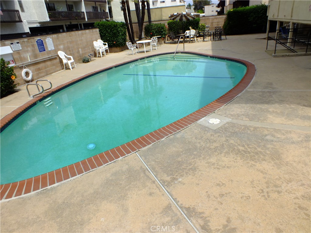 5339 Newcastle Avenue Unit: 103