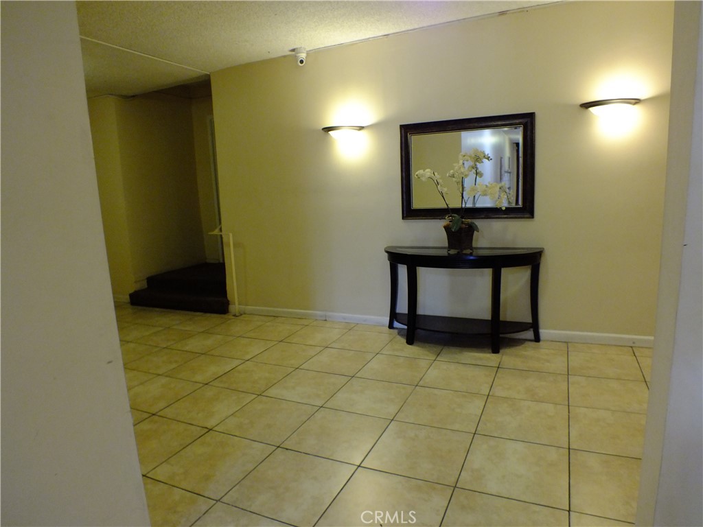 5339 Newcastle Avenue Unit: 103