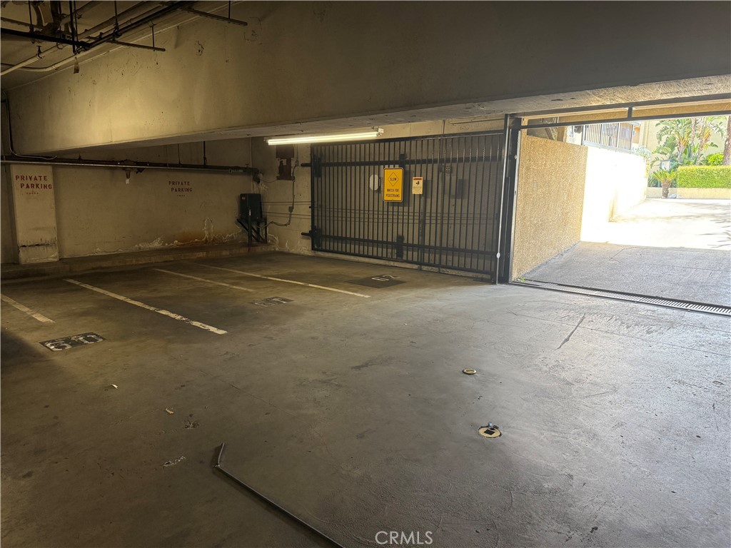 5339 Newcastle Avenue Unit: 103