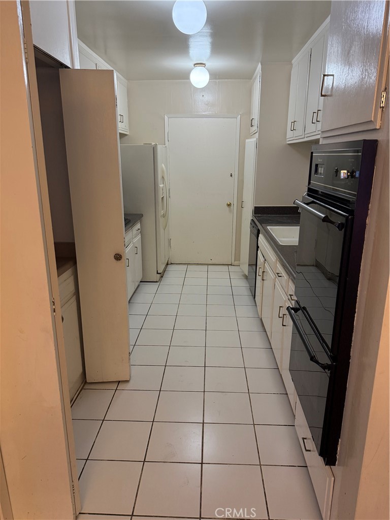 5339 Newcastle Avenue Unit: 103