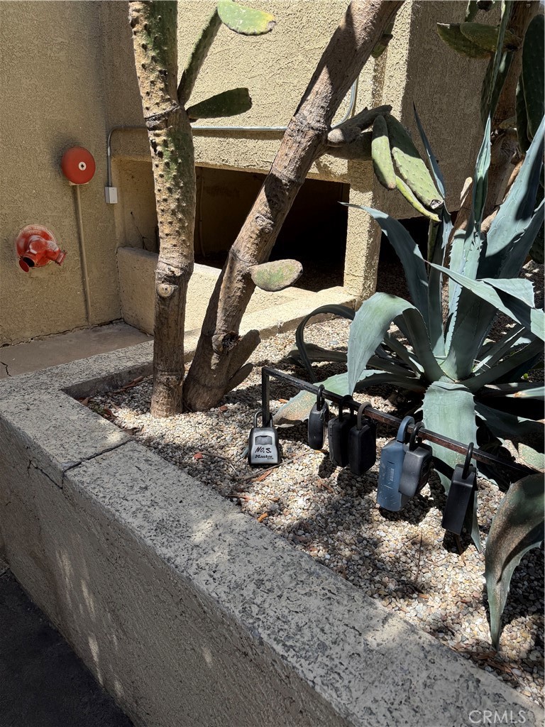 5339 Newcastle Avenue Unit: 103