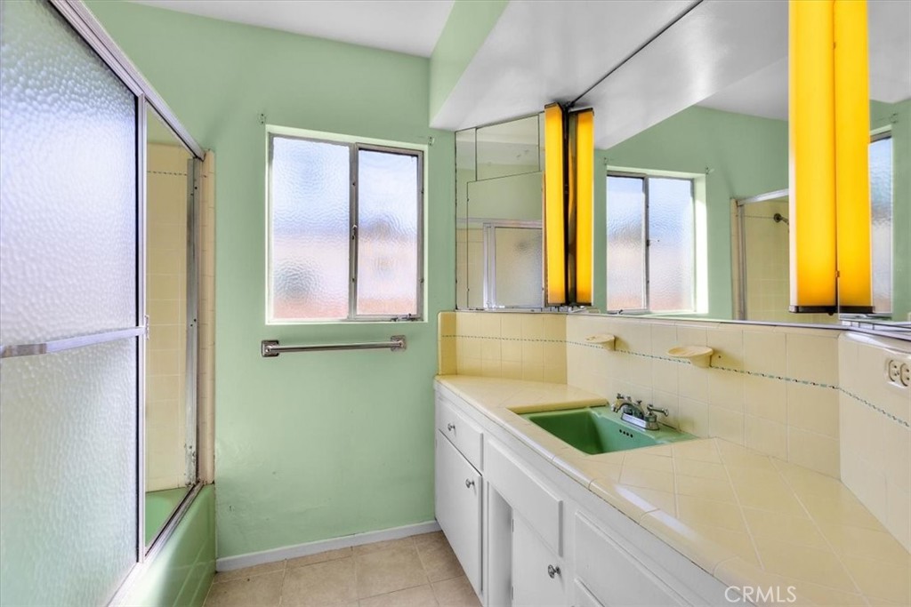 1327 S Gertruda Avenue