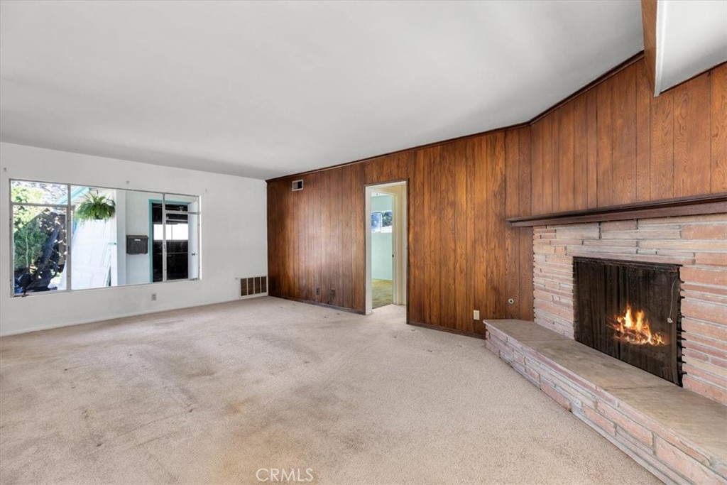 1327 S Gertruda Avenue