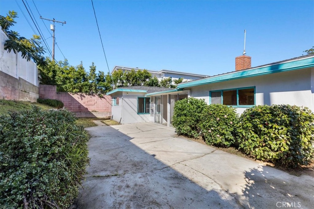 1327 S Gertruda Avenue