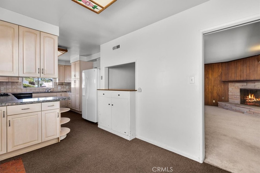 1327 S Gertruda Avenue