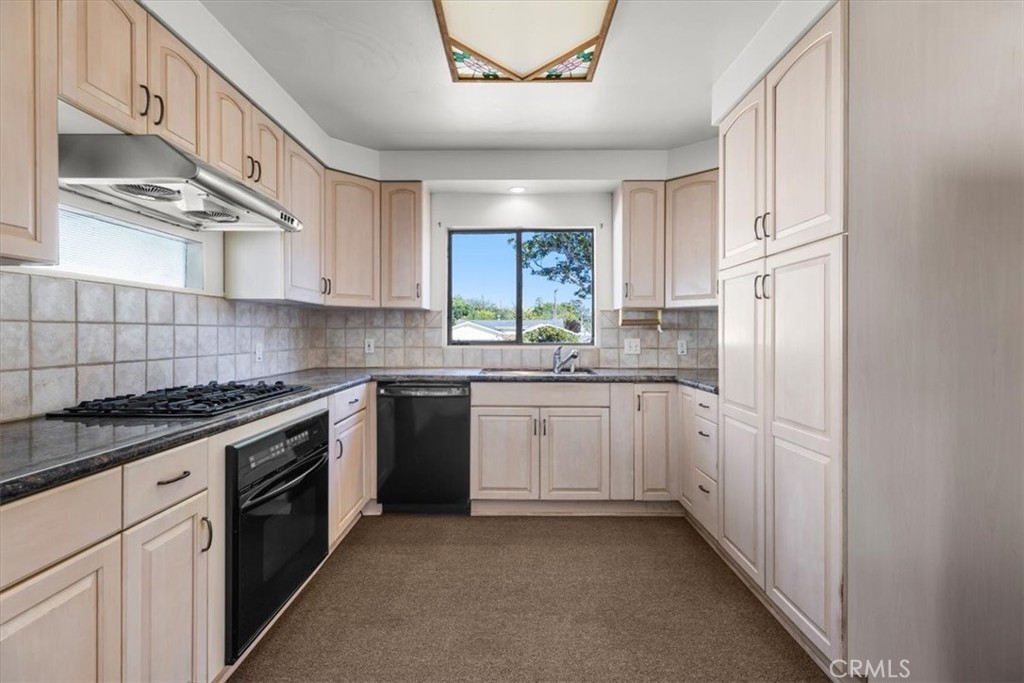 1327 S Gertruda Avenue