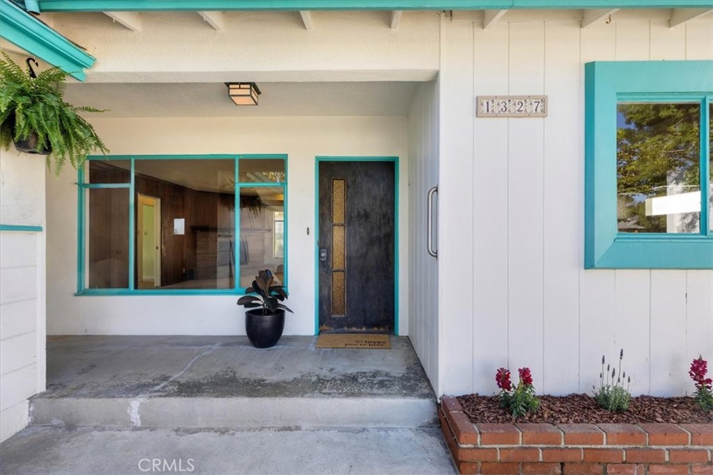 1327 S Gertruda Avenue