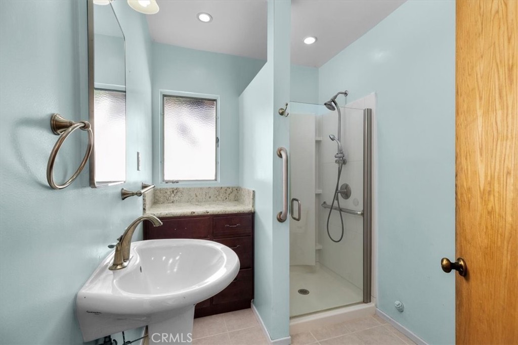 1327 S Gertruda Avenue