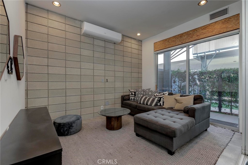 619 San Juan Avenue Unit: B