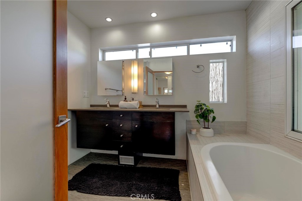 619 San Juan Avenue Unit: B