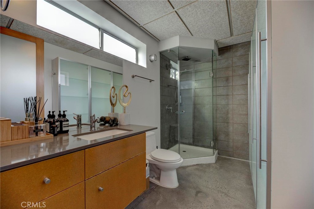 619 San Juan Avenue Unit: B