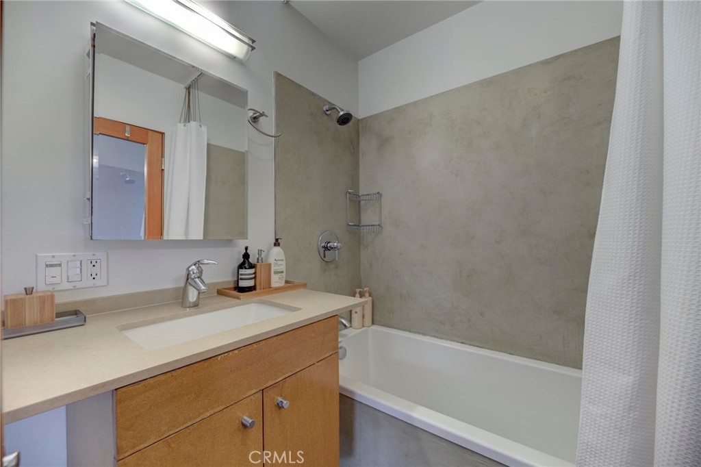 619 San Juan Avenue Unit: B